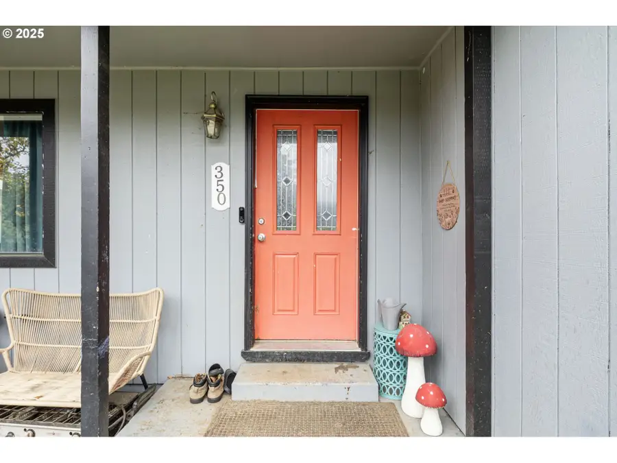 350 SE Park St, Winston, OR 97496 - Image #2