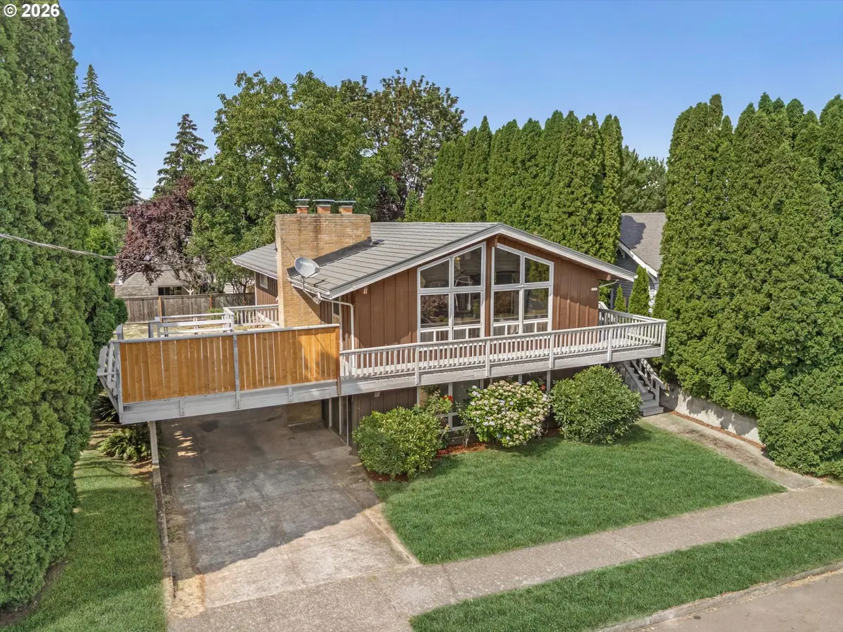 7647 SE Hawthorne Blvd, Portland, OR 97215 - #1