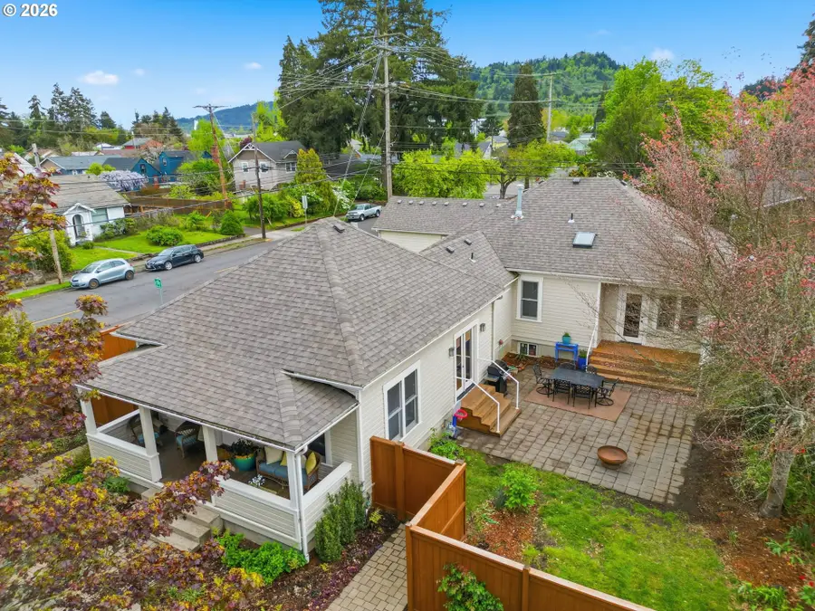 953 C St, Springfield, OR 97477 - #2