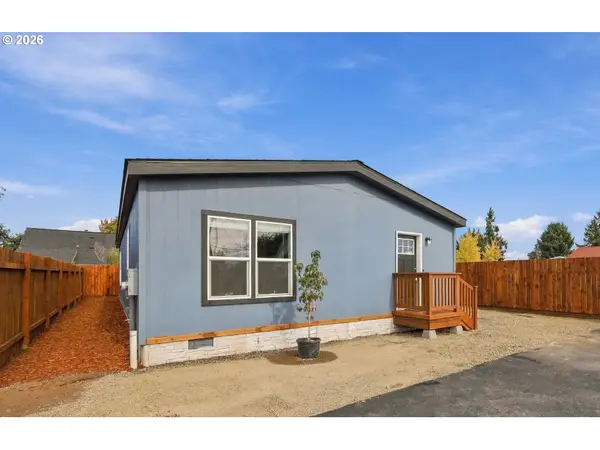 4924 E St, Springfield, OR 97478