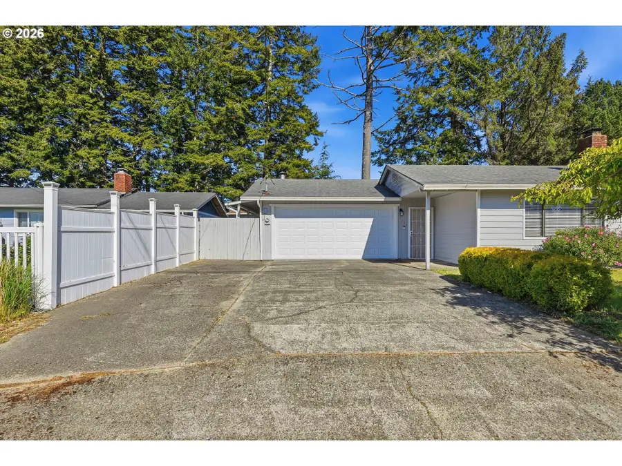 3793 Fir St, North Bend, OR 97459 - #2