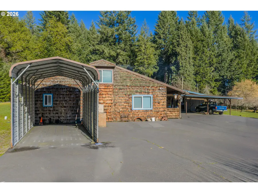 711 H Ave, Powers, OR 97466 - Image #3