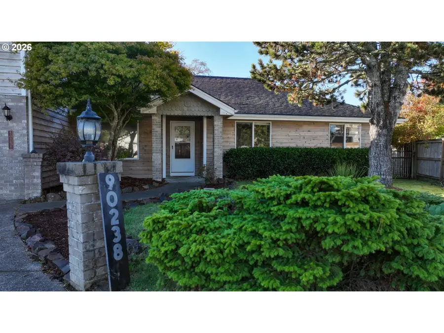 90238 Shoreline Dr, Warrenton, OR 97146 - #2