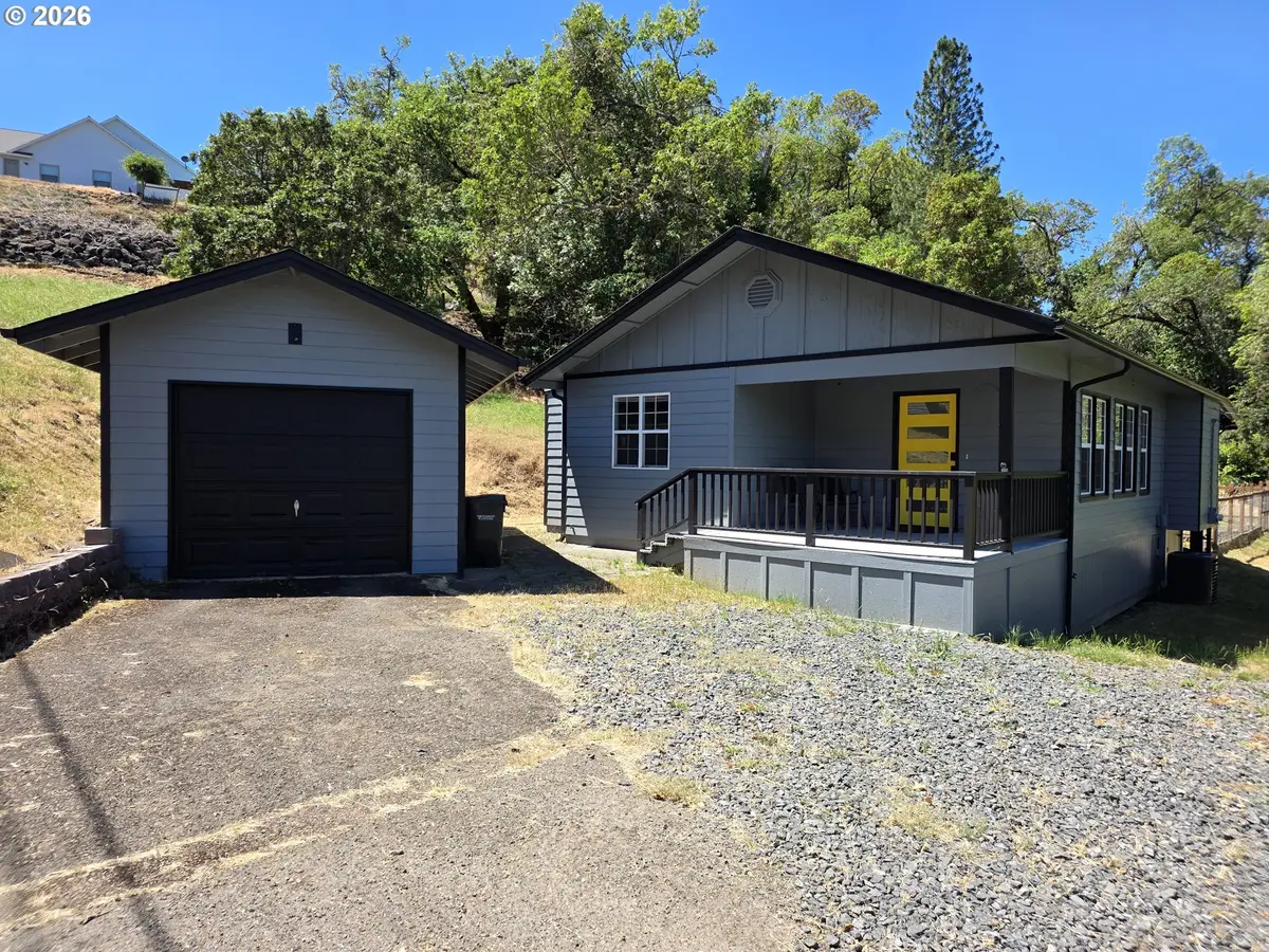 1520 NE Winter St, Roseburg, OR 97470 - #1
