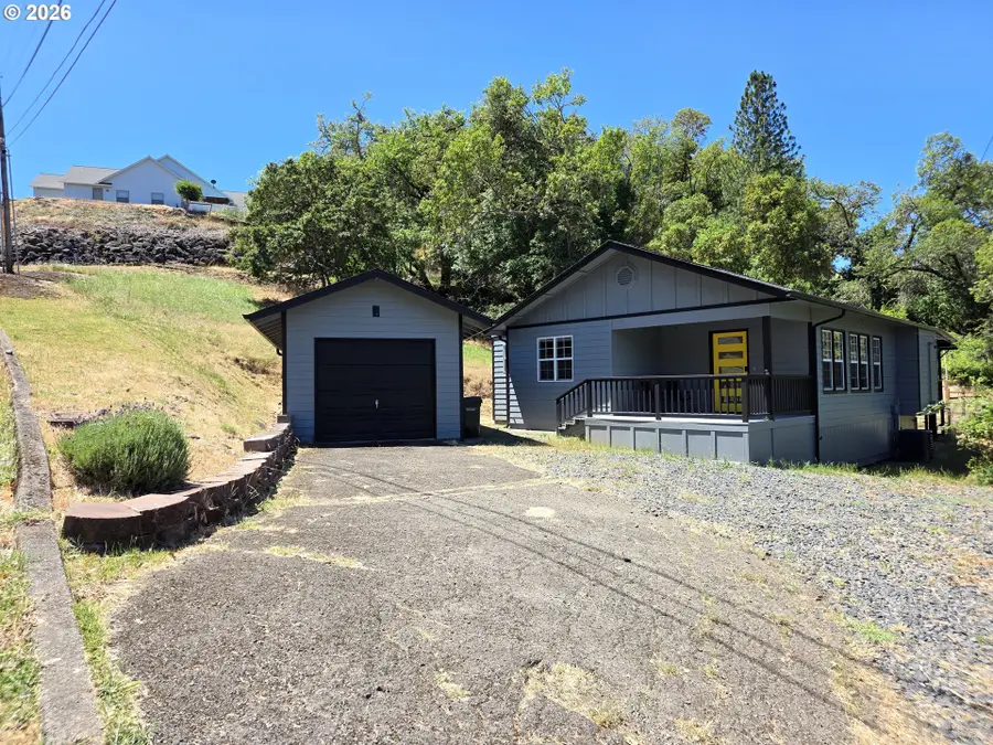 1520 NE Winter St, Roseburg, OR 97470 - #3