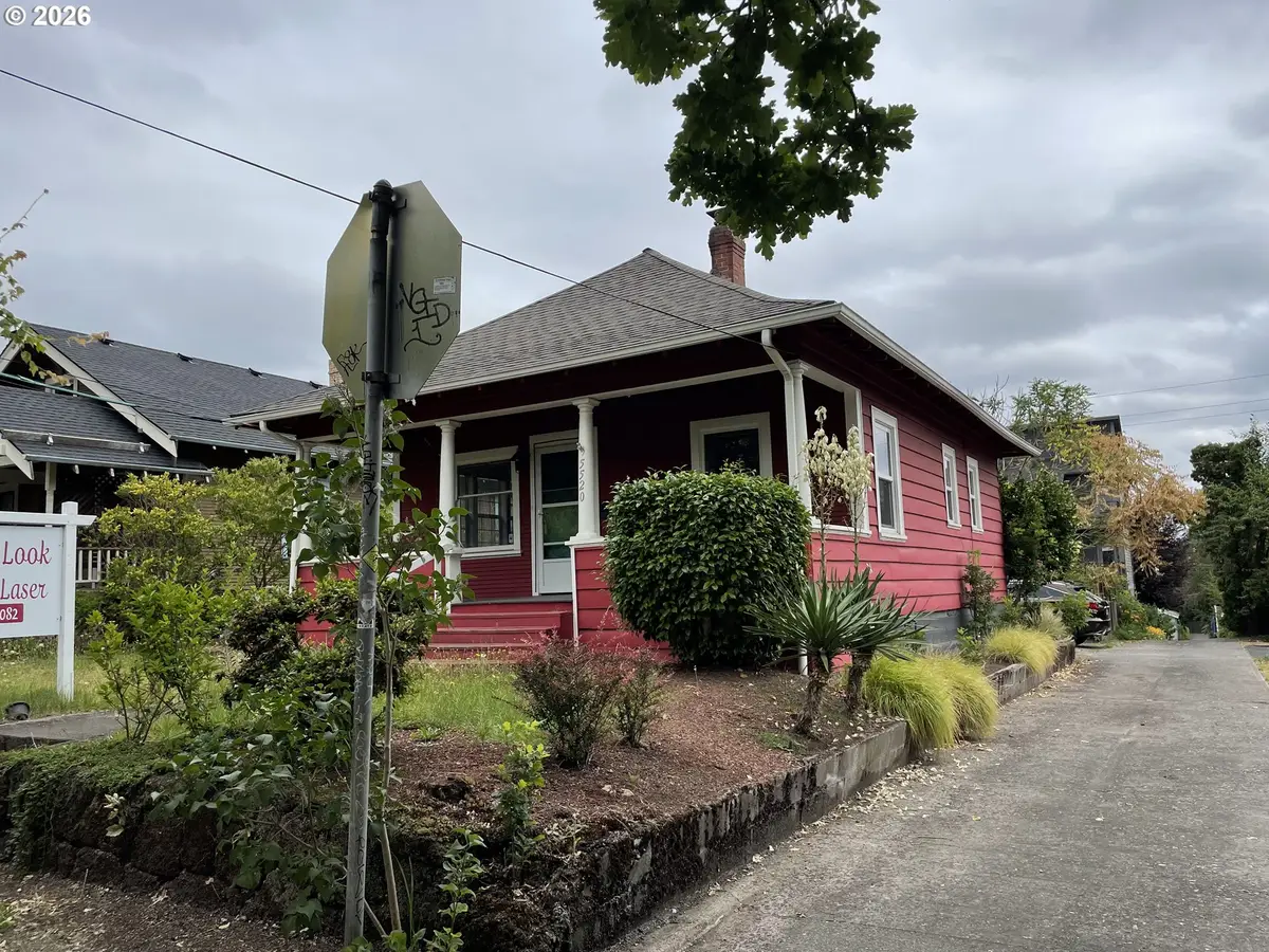5520 SE Milwaukie Ave, Portland, OR 97202 - #1