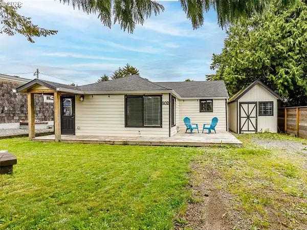 102 S Harbor St, RockawayBeach, OR 97136