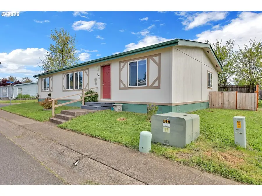 700 N Mill St #69, Creswell, OR 97426 - #3