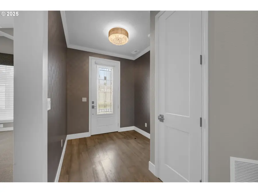 2060 Lakeland Way, Eugene, OR 97408 - Image #3