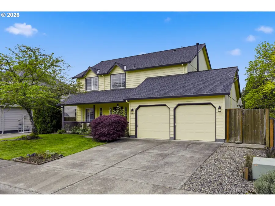 821 NE Eaglenest Ct, Hillsboro, OR 97124 - #2