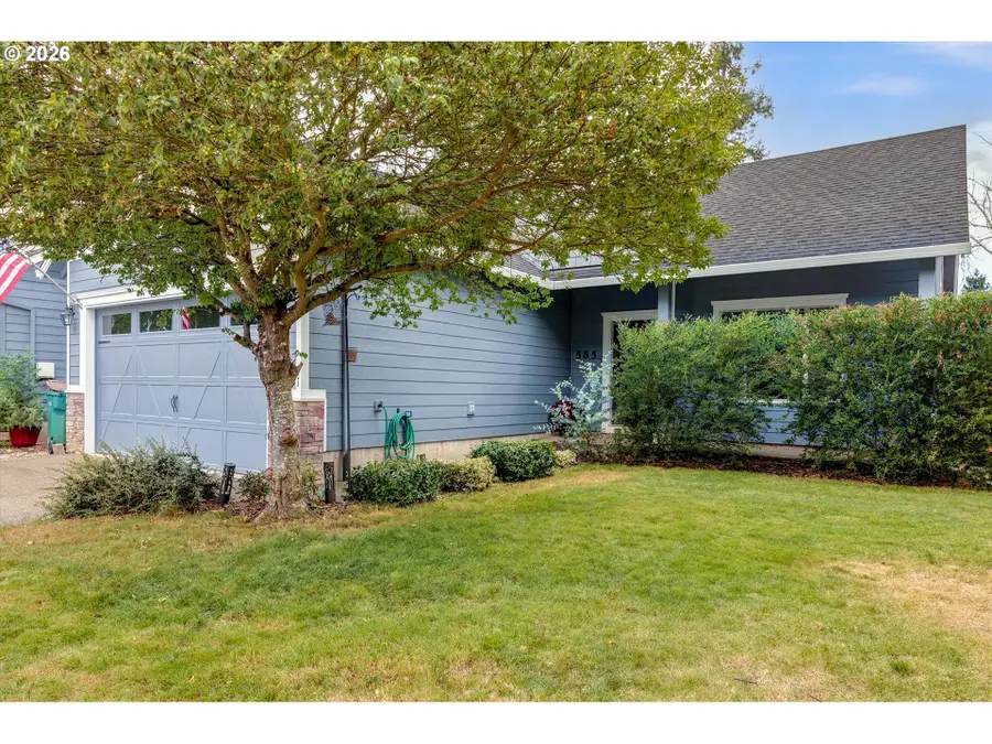 585 S Donna Dr, Newberg, OR 97132 - #2