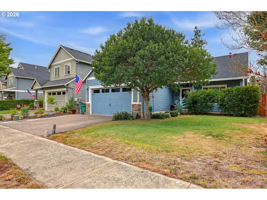 585 S Donna Dr, Newberg, OR 97132 - #3