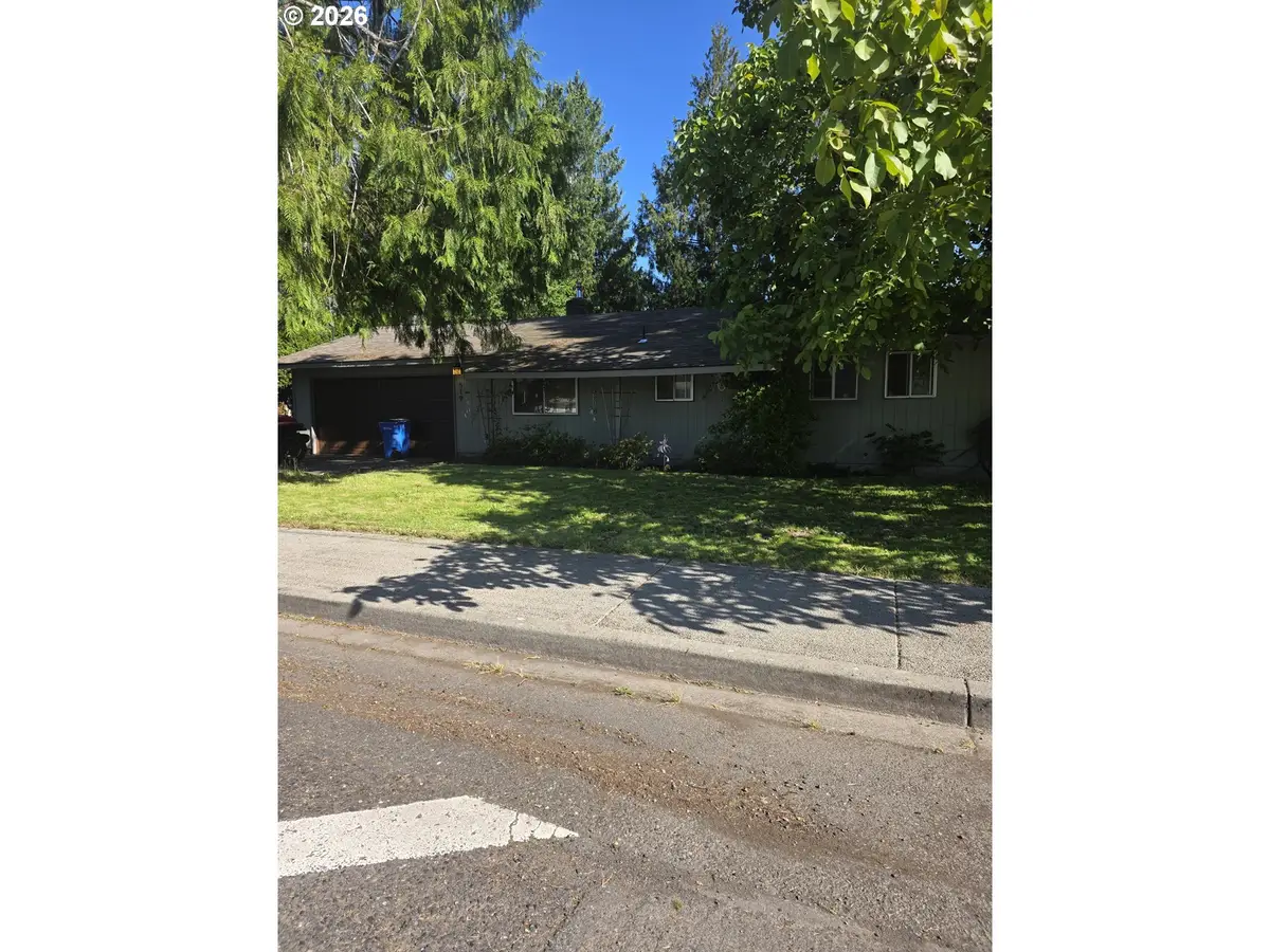 519 E 7th St, La Center, WA 98629 - #1