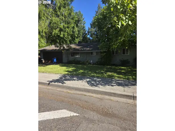 519 E 7th St, LaCenter, WA 98629