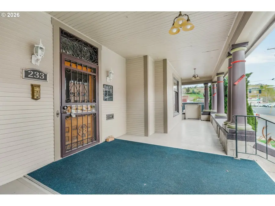 233 SE 4th St, Pendleton, OR 97801 - #2
