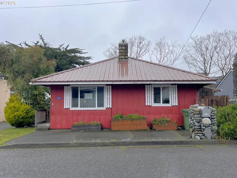 94191 Tenth St, Gold Beach, OR 97444 - #2