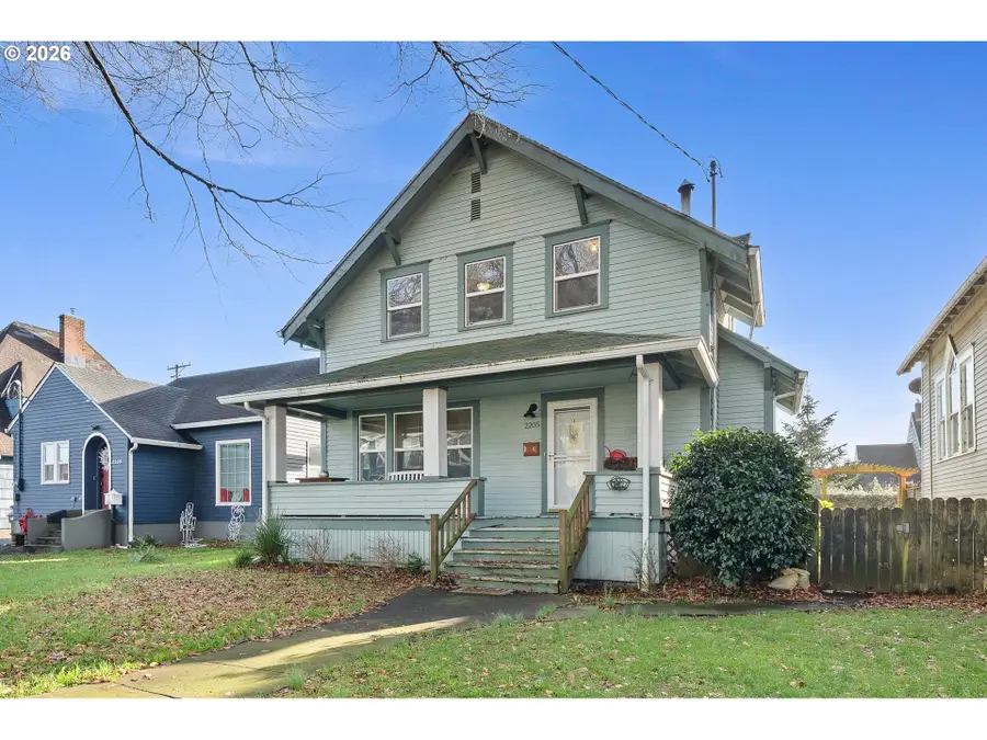 2205 5th St, Tillamook, OR 97141 - Image #2