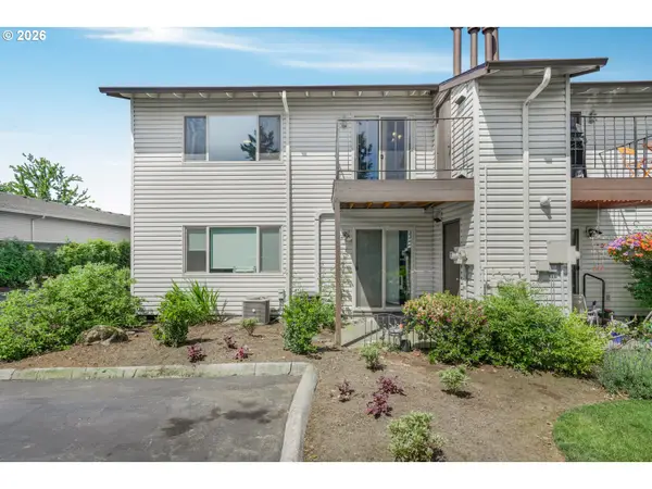 12510 SE Stark St #H, Portland, OR 97233
