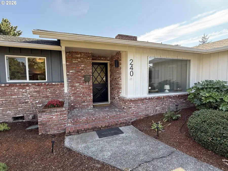 240 NW Baker Creek Rd, McMinnville, OR 97128 - #3
