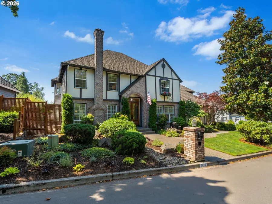 5676 Southwood Dr, Lake Oswego, OR 97035 - #2