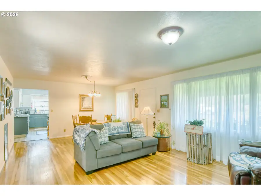 709 S Mill St, Milton Freewater, OR 97862 - #2