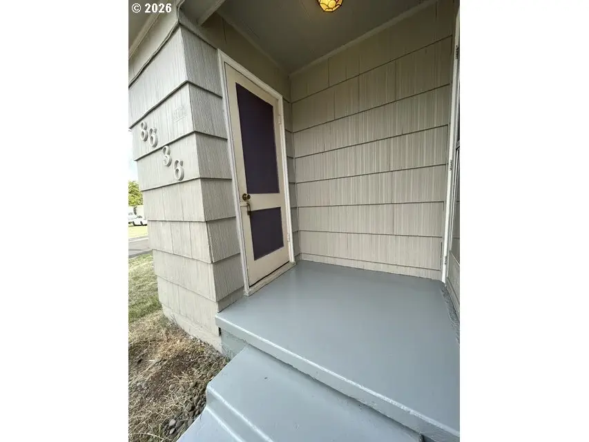 8636 NE Holladay St, Portland, OR 97220 - #3