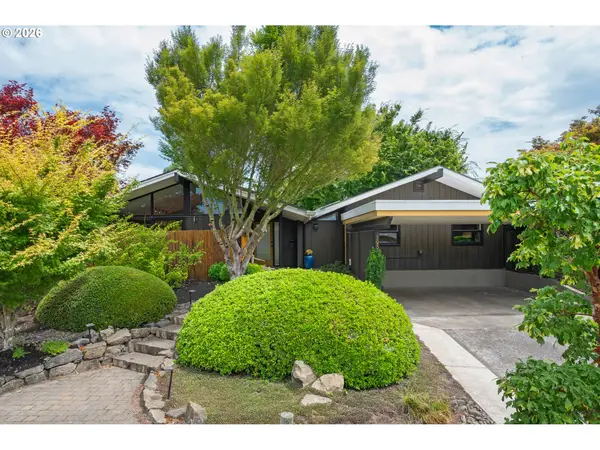 293 Roan Dr, Eugene, OR 97401