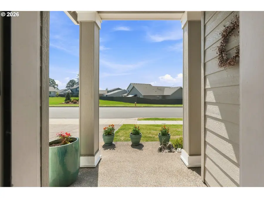127 NE Hill Way, Estacada, OR 97023 - #2