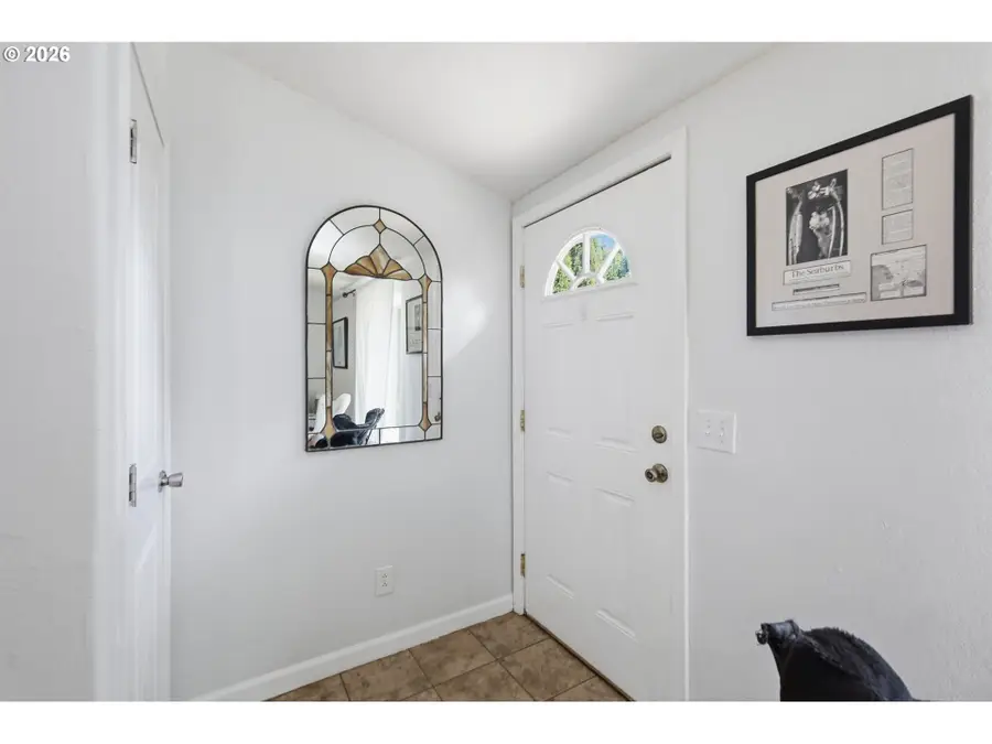 621 Westlog St, Yoncalla, OR 97499 - #2