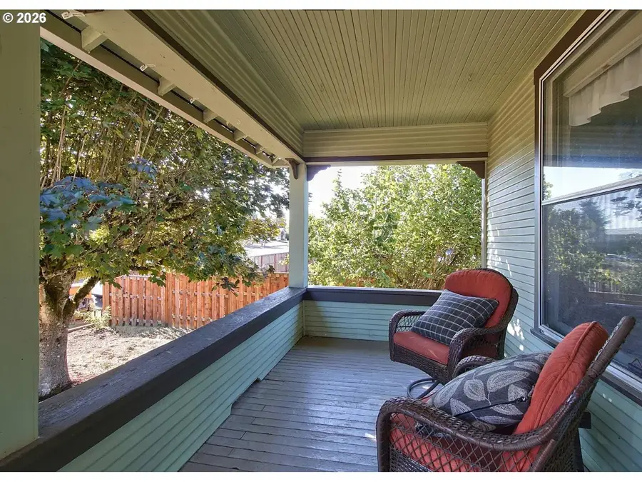489 S 18th Ave, Cornelius, OR 97113 - #2