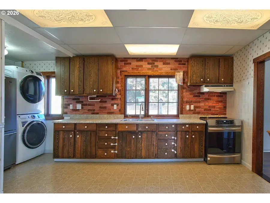 489 S 18th Ave, Cornelius, OR 97113 - #3