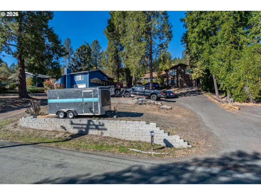 441 E Sixth Ave, Sutherlin, OR 97479 - #3