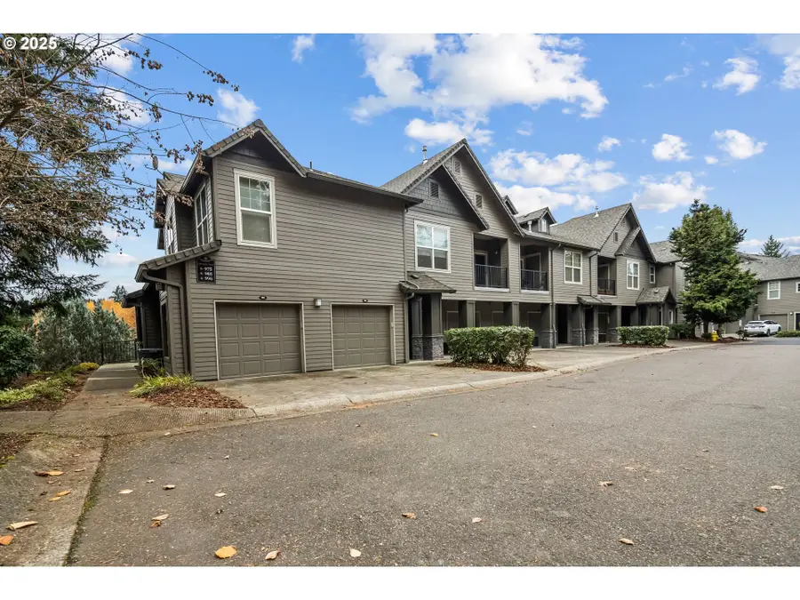 975 Springtree Ln, West Linn, OR 97068 - Image #2