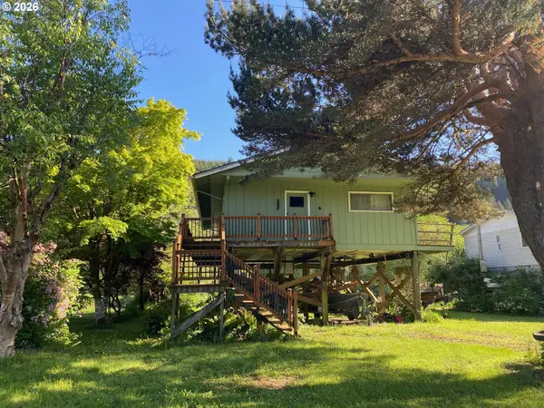 5944 S River Loop, LincolnCity, OR 97367
