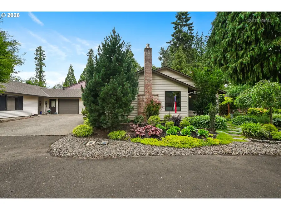 903 NE 3rd Ave, Hillsboro, OR 97124 - #2