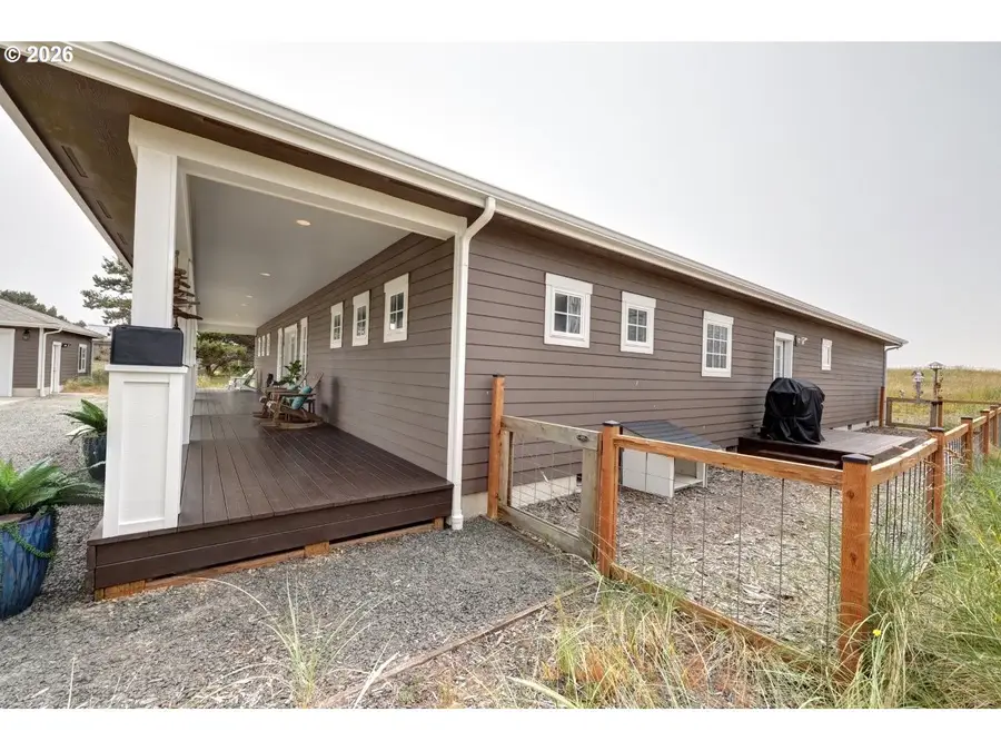 90022 Ocean Dr, Warrenton, OR 97146 - #2