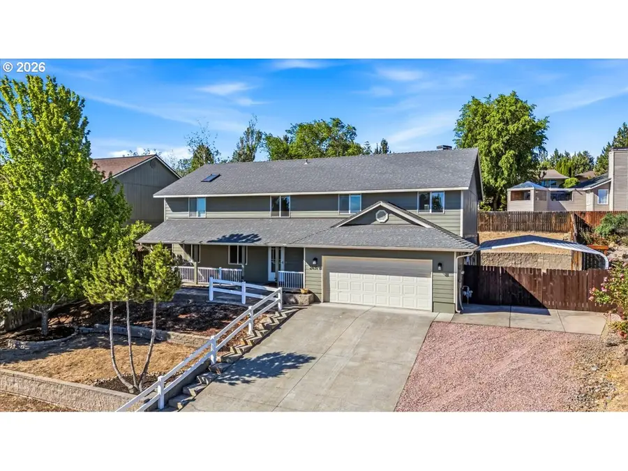 2439 SW 33rd St, Redmond, OR 97756 - #2