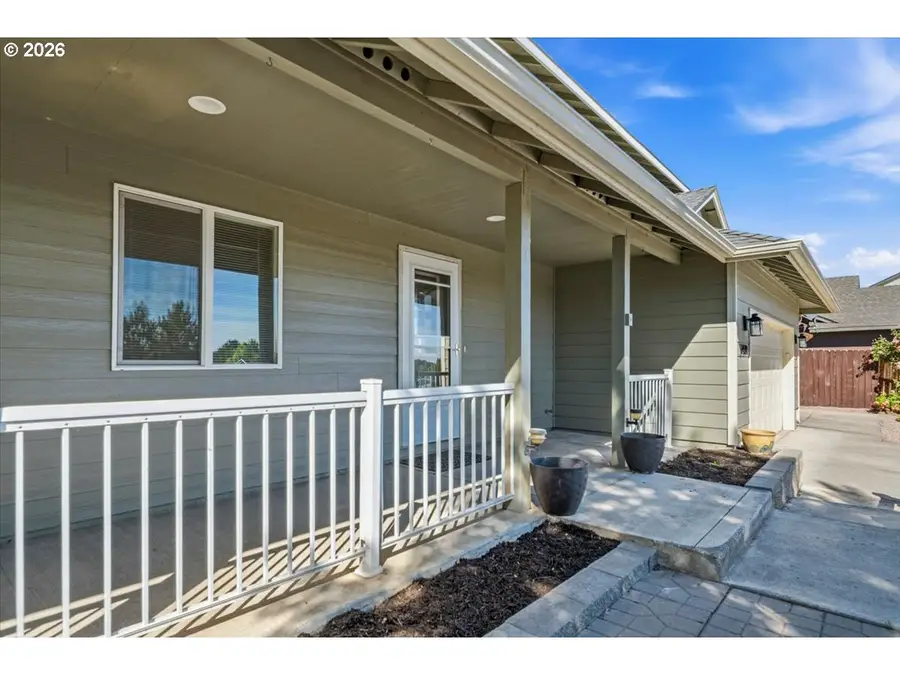 2439 SW 33rd St, Redmond, OR 97756 - #3