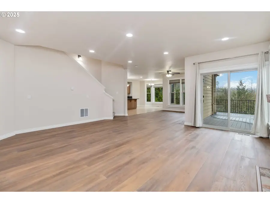 119 Peninsula Dr, Kelso, WA 98626 - Image #2