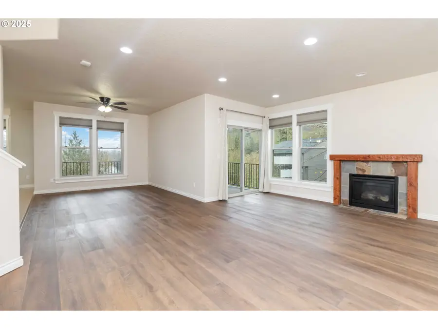 119 Peninsula Dr, Kelso, WA 98626 - Image #3