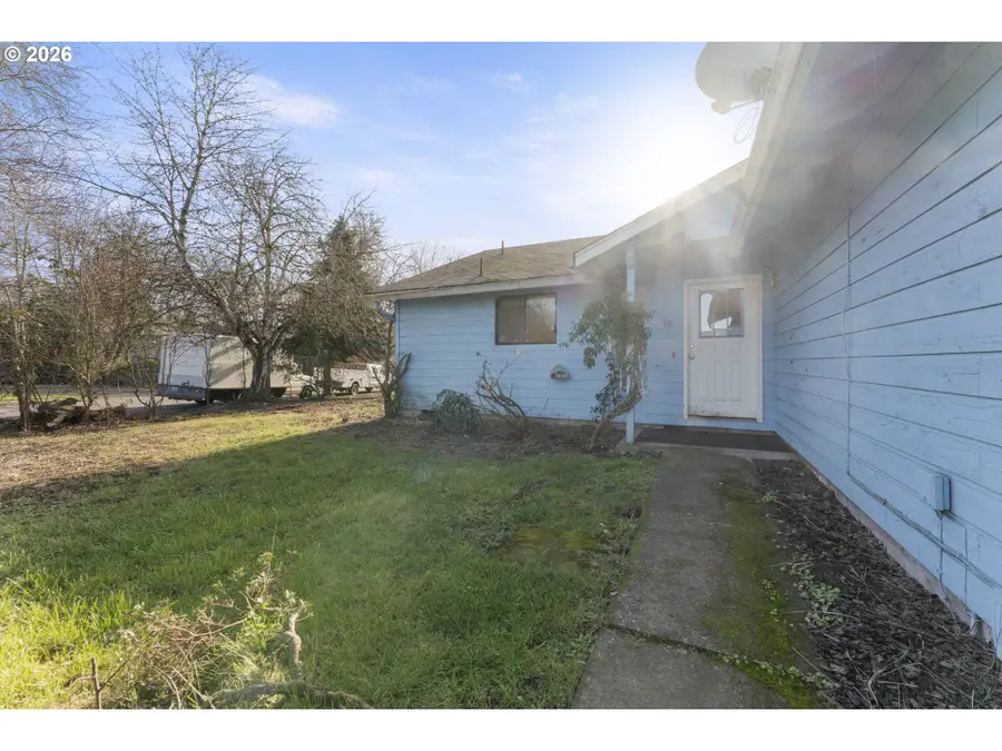 435 Gentle Ave E, Monmouth, OR 97361 - #3