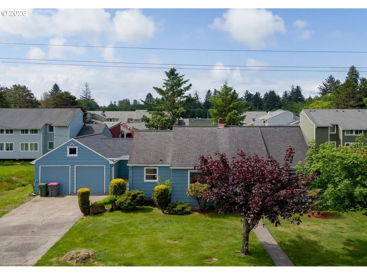 135 SW 2nd St, Warrenton, OR 97146 - #1