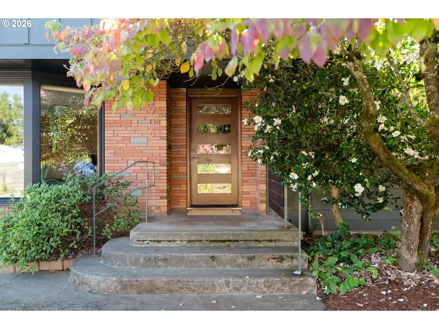 3906 NE Rosa Parks Way, Portland, OR 97211 - #2
