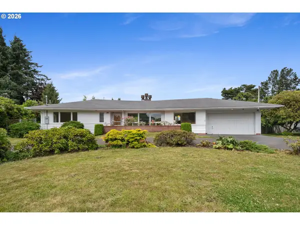 2418 1st St, Tillamook, OR 97141