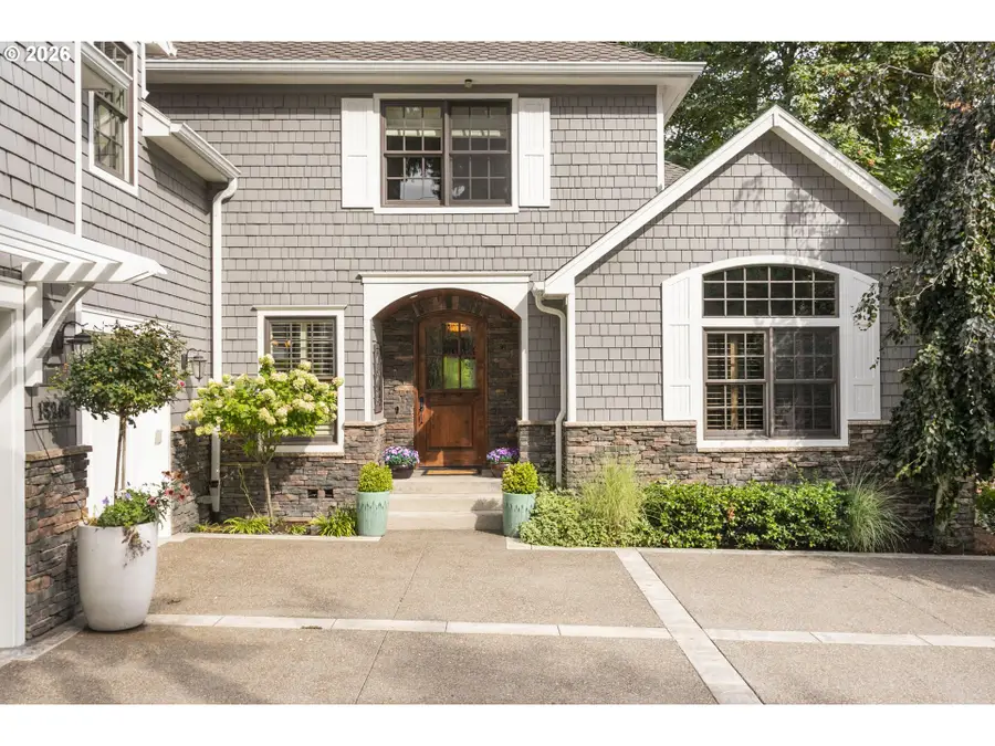 13264 Goodall Rd, Lake Oswego, OR 97034 - #2