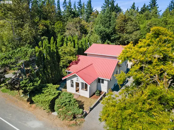36723 E Hist Columbia River Hwy, Corbett, OR 97019