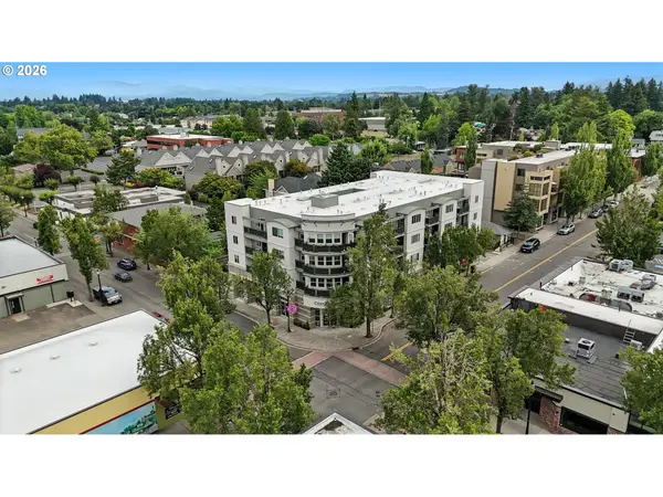 318 NE Roberts Ave #203, Gresham, OR 97030