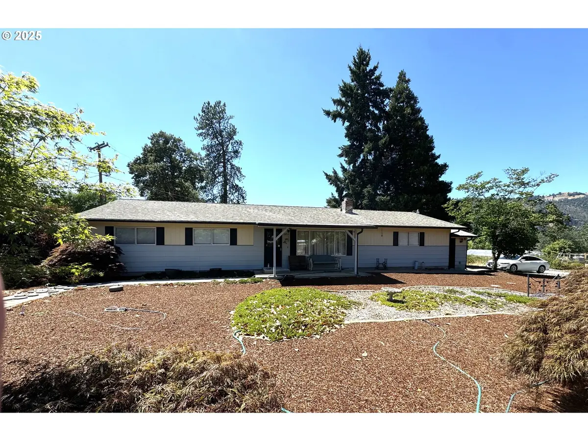 166 Peacock Ln, Tri City, OR 97457 - #1