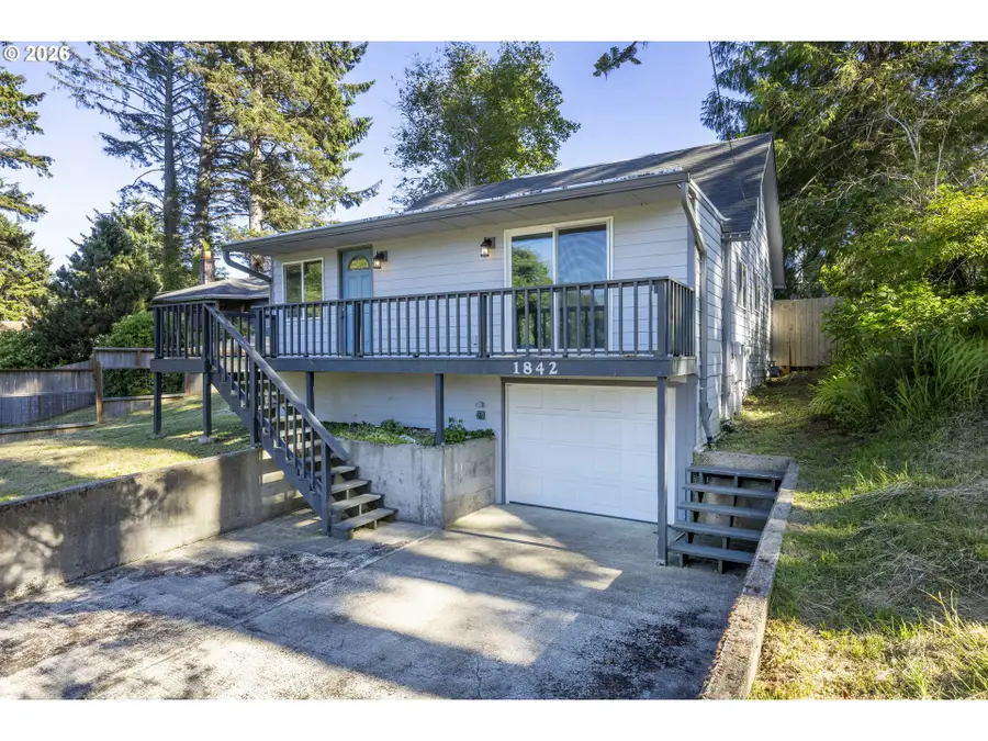 1842 NE 19th St, Lincoln City, OR 97367 - #2
