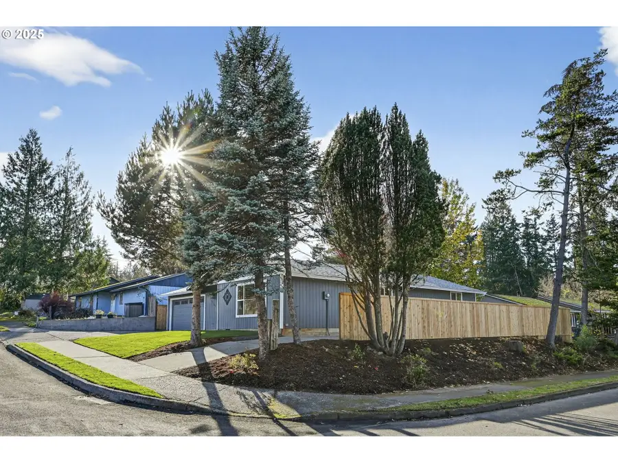 17745 Davis Dr, Sandy, OR 97055 - Image #2